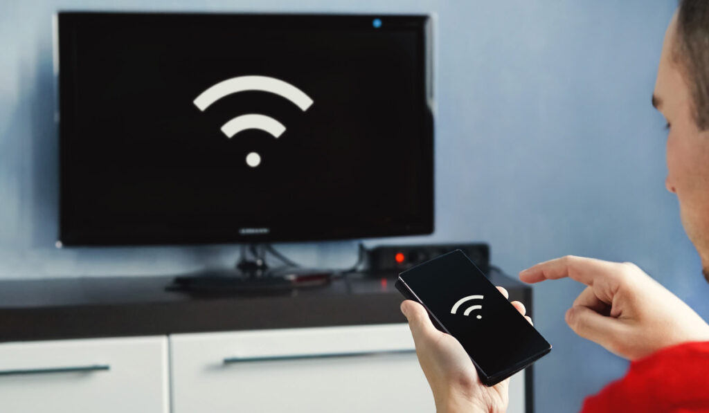 Связь между Smart TV и смартфоном через соединение WiFi