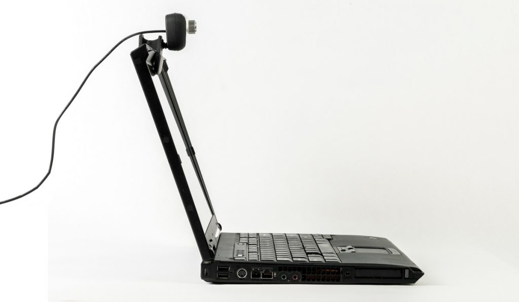 Ноутбук с веб-камерой