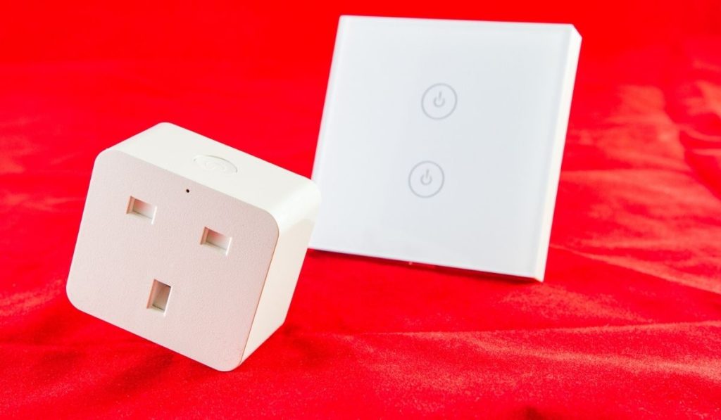 Smart Wi-Fi switch with support for control via mobile phone 