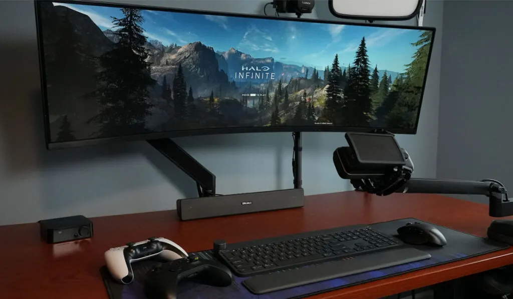 Super Ultra Wide Samsung Monitor Playing Halo Infinite with Controllers and Microphone
