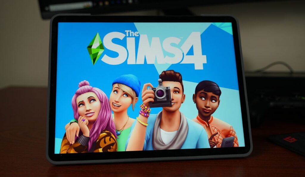 Sims 4 on iPad Pro