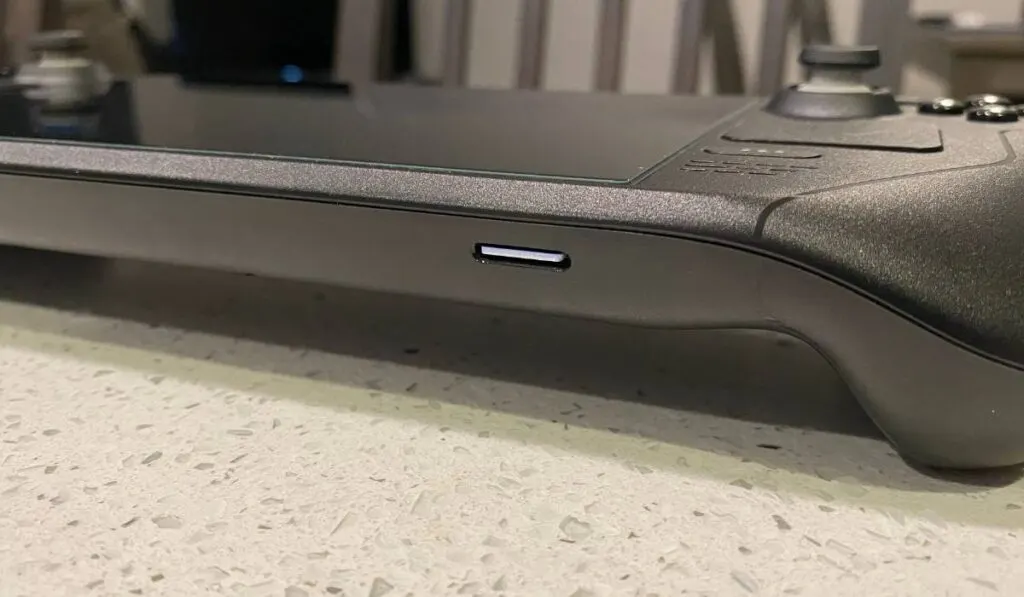 Steam Deck MicroSD Card Slot - 1