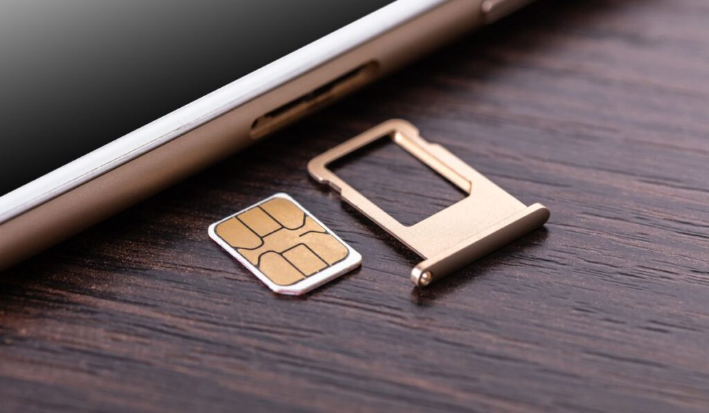 Mobile phone and sim card