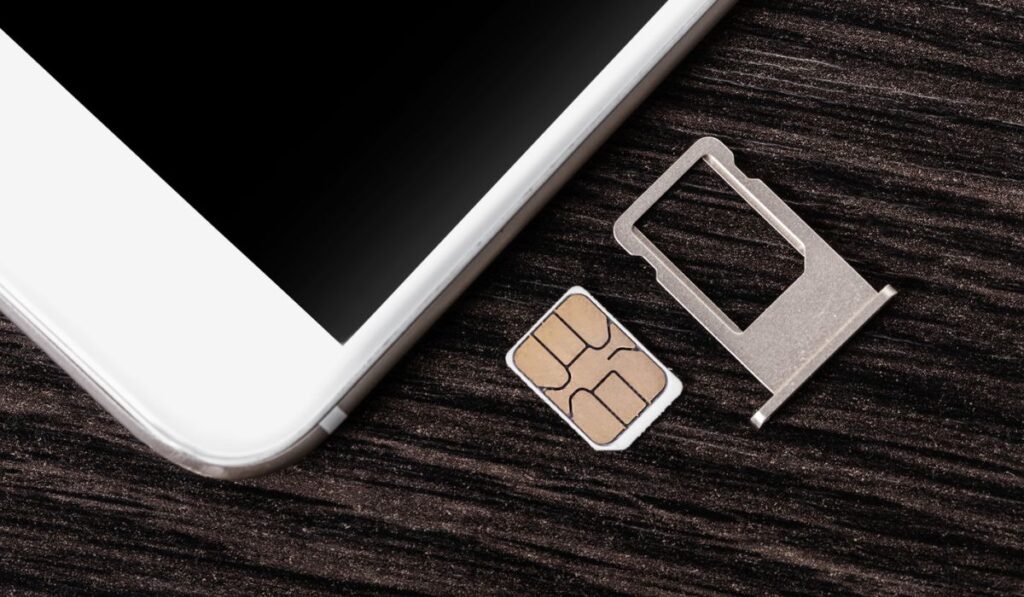 Mobile phone and sim card