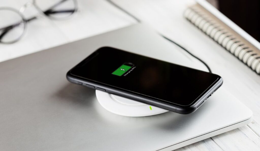 Phone charging on wireless charger new technology