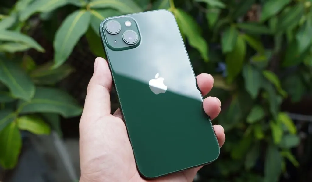 iPhone 13 Green