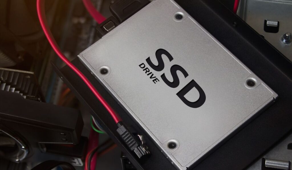 SSD диск с кабелями