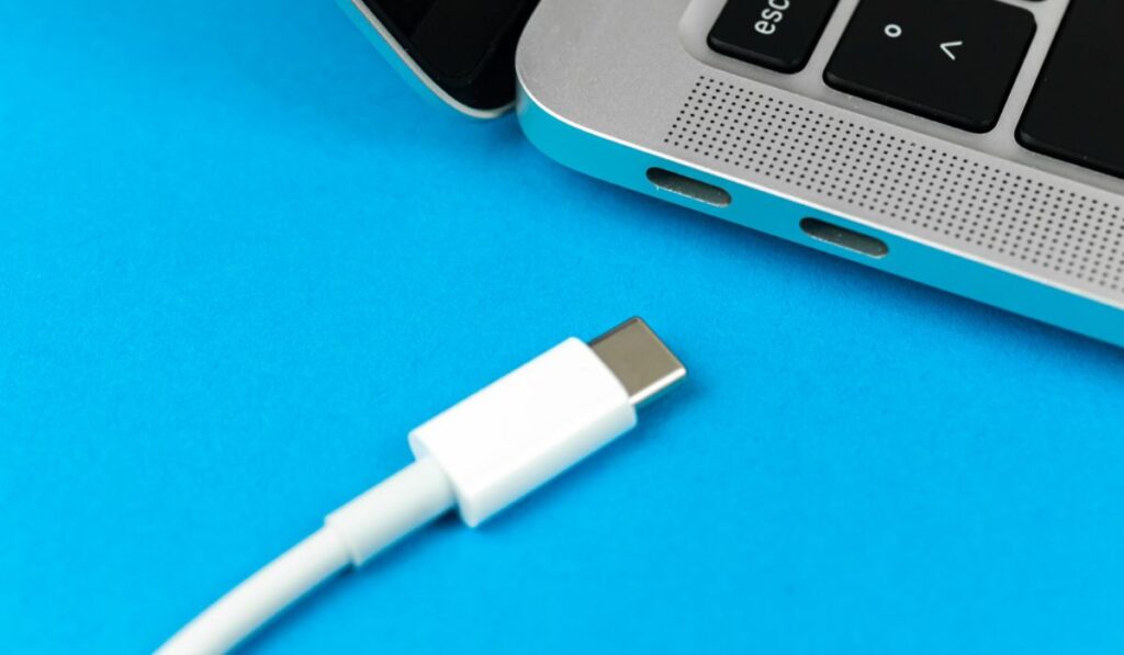 Charging laptop with modern USB Type C port